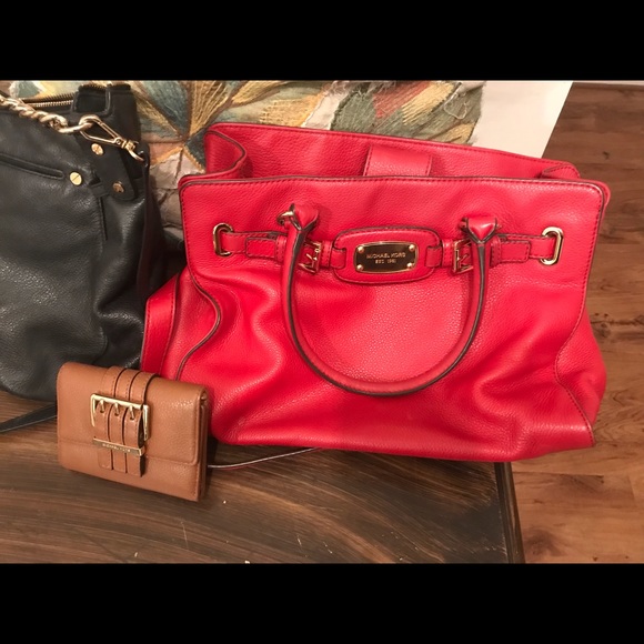 2 Michael Kors purses and 1 Michael Kors wallet - Picture 2 of 6